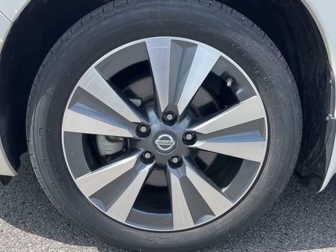 Used 2016 Nissan Leaf SV FWD image 11
