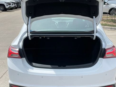 Used 2024 Chevrolet Malibu LT image 26
