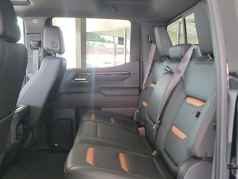 Used 2023 GMC Sierra 1500 AT4 w/ AT4 Premium Package AWD/4WD image 13