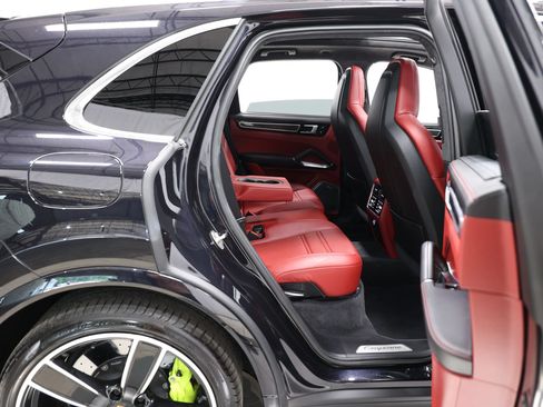 Used 2021 Porsche Cayenne Turbo S AWD/4WD image 87