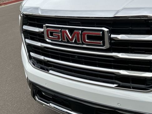 Used 2025 GMC Yukon Elevation image 32