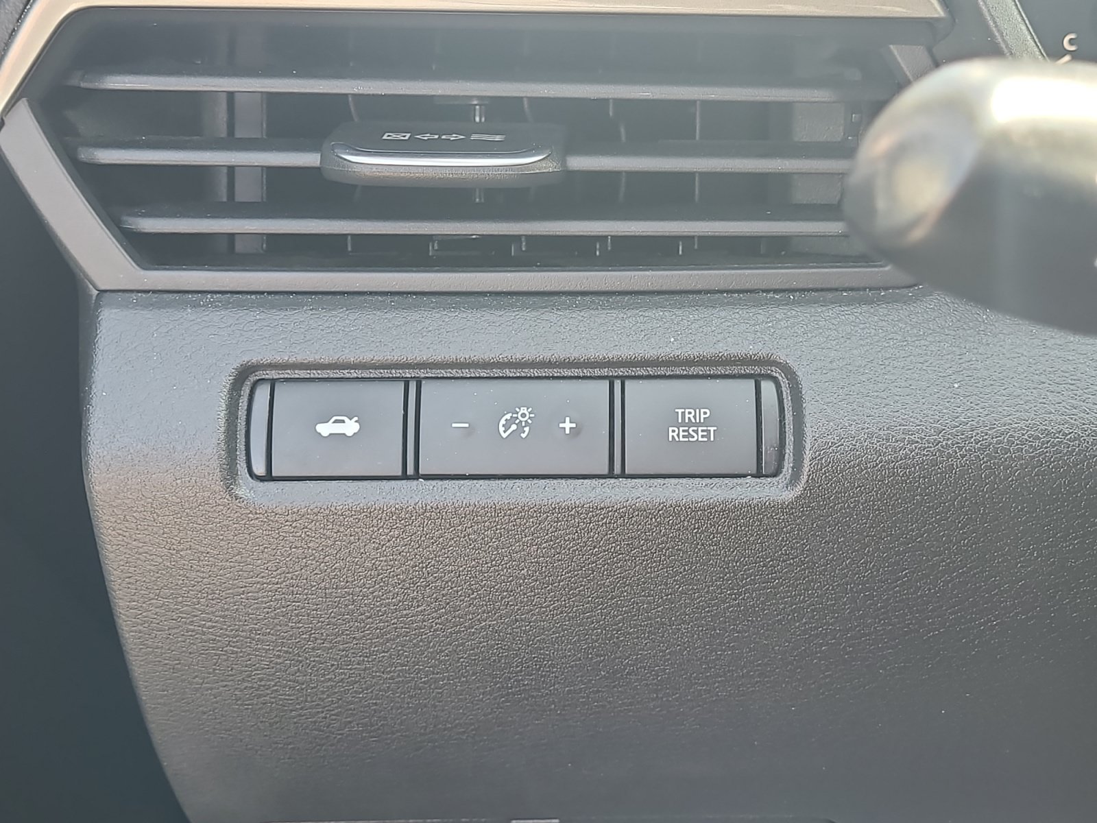 Used 2024 Nissan Altima 2.5 SV FWD image 23