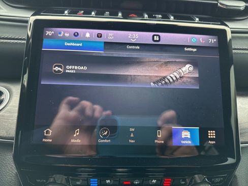 Used 2021 Jeep Grand Cherokee L Overland w/ Luxury Tech Group IV image 35