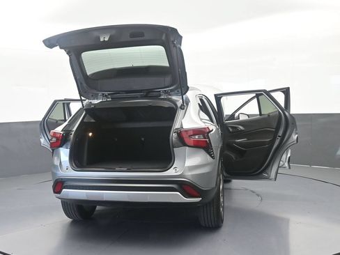 Used 2025 Chevrolet Trax LT w/ Driver Confidence Package FWD image 69