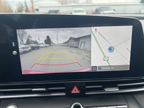 Used 2024 Hyundai Elantra SEL image 10