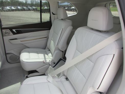 New 2026 Buick Enclave Avenir w/ Super Cruise Package FWD image 13