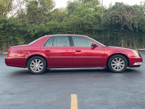 Used 2008 Cadillac DTS Luxury II image 5