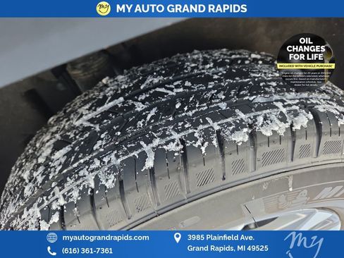 Used 2026 Chevrolet Equinox LT w/ Convenience Package II image 33