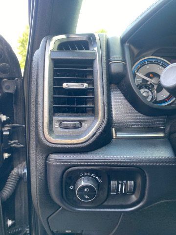 Used 2019 RAM 2500 Limited AWD/4WD image 29