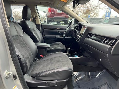 Used 2020 Mitsubishi Outlander SEL image 16