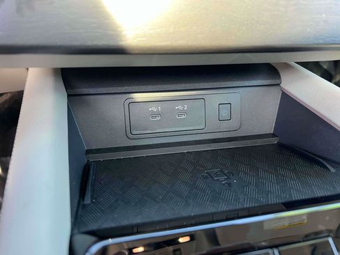 Used 2025 Nissan Murano SL image 11