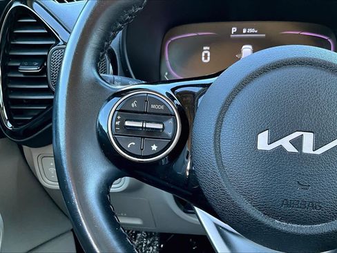 Certified 2023 Kia Soul EX image 23