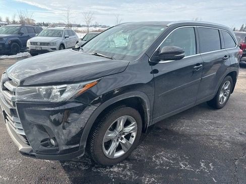 Used 2019 Toyota Highlander Limited image 3