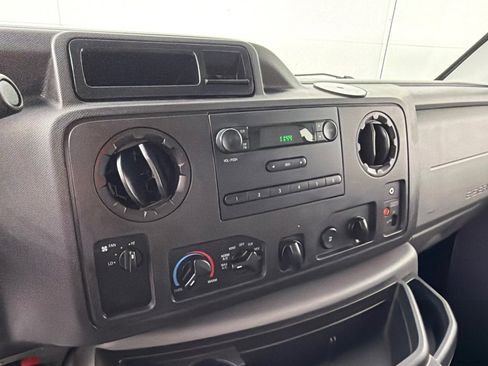 Used 2014 Ford E-250 and Econoline 250 w/ Power Group RWD image 14