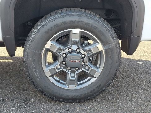 New 2026 GMC Sierra 2500 SLT w/ SLT Premium Package image 5