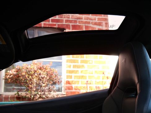 Used 2018 McLaren 720S Luxury image 22