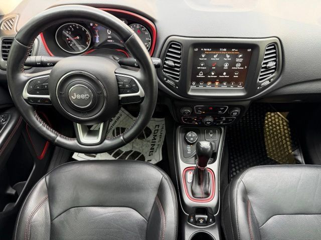 Used 2018 Jeep Compass Trailhawk w/ Leather Interior Group AWD/4WD image 3