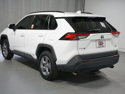 Used 2022 Toyota RAV4 XLE image 6
