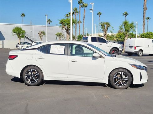 Certified 2024 Nissan Sentra SV image 30