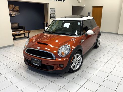 Used 2011 MINI Cooper S image 1