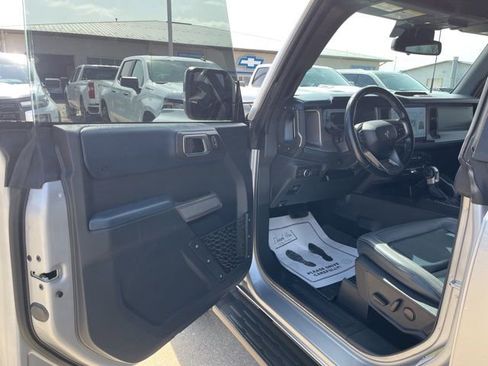 Used 2022 Ford Bronco Outer Banks image 9