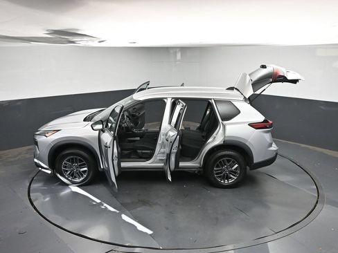 Used 2024 Nissan Rogue S AWD/4WD image 41