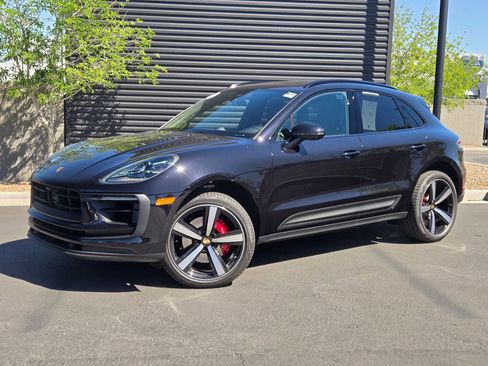 Certified 2025 Porsche Macan S image 1