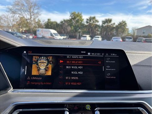 Used 2021 BMW X5 xDrive40i w/ Premium Package image 32