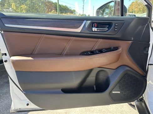 Used 2018 Subaru Outback 3.6R Touring w/ Popular Package #3 image 12