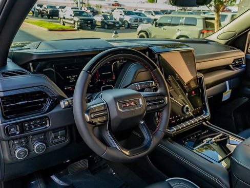 Used 2026 GMC Yukon AT4 Ultimate image 17