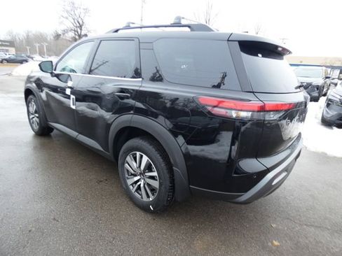 New 2026 Nissan Pathfinder SL image 5