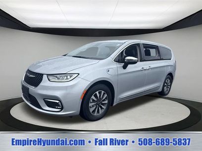 Used 2023 Chrysler Pacifica Limited