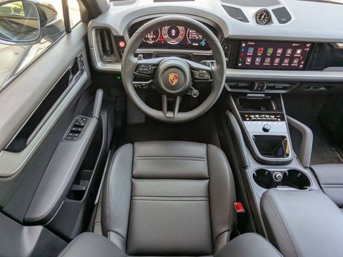 Certified 2025 Porsche Cayenne Coupe image 15