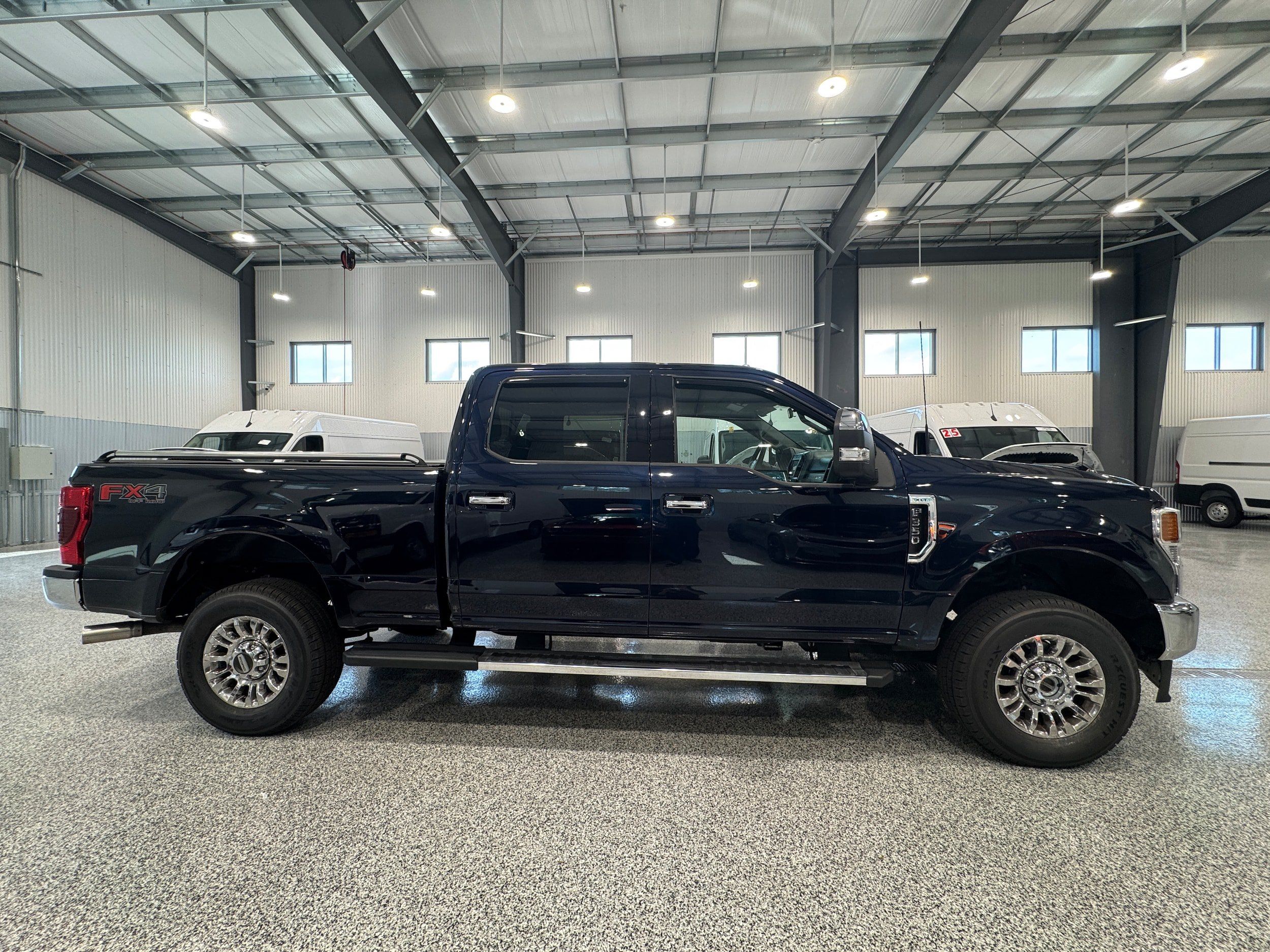 Used 2022 Ford F350 XLT w/ XLT Premium Package AWD/4WD image 4