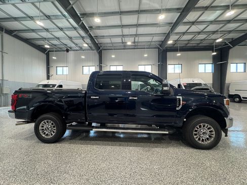 Used 2022 Ford F350 XLT w/ XLT Premium Package AWD/4WD image 4