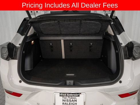 Used 2025 Buick Encore GX Avenir w/ Avenir Convenience Package FWD image 5