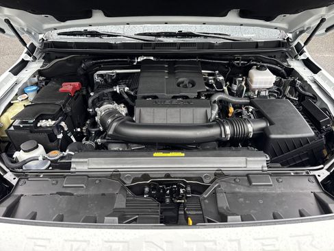 Used 2024 Nissan Frontier SL w/ Technology Package RWD image 32