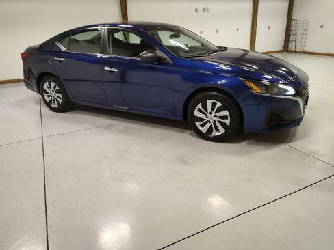 Used 2024 Nissan Altima 2.5 S image 2