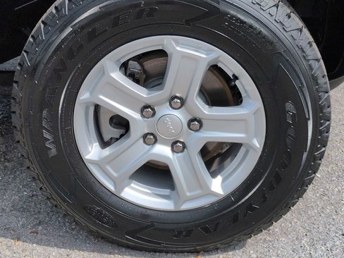 Used 2019 Jeep Wrangler Sport AWD/4WD image 11