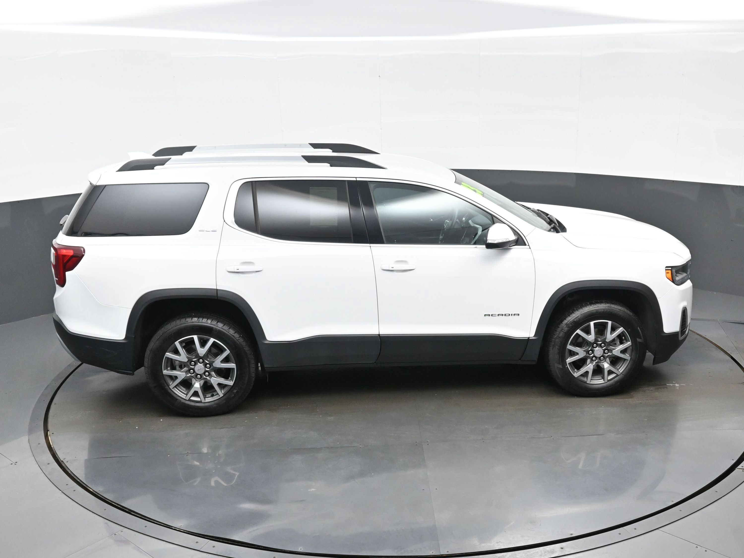 Used 2023 GMC Acadia SLE w/ Driver Convenience Package FWD image 38