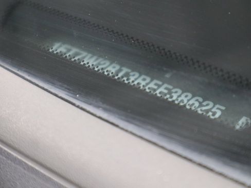 Certified 2024 Ford F250 Lariat w/ Chrome Package image 33