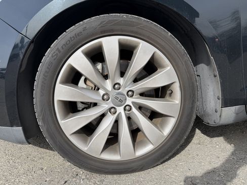 Used 2014 Lincoln MKS w/ Equipment Group 101A image 9