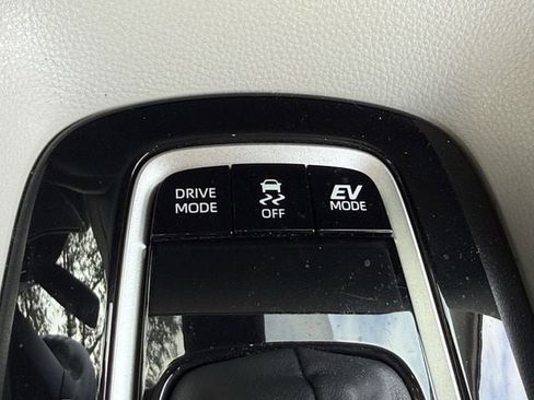 Used 2024 Toyota Corolla LE image 21