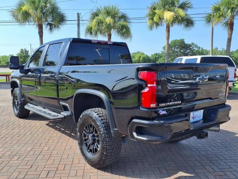 Used 2025 Chevrolet Silverado 2500 ZR2 w/ Technology Package AWD/4WD image 8