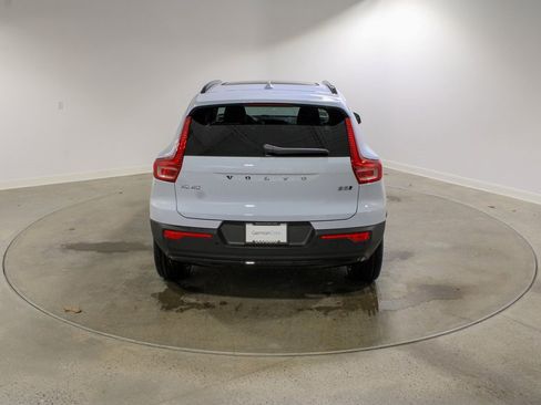New 2026 Volvo XC40 B5 Plus w/ Climate Package image 4