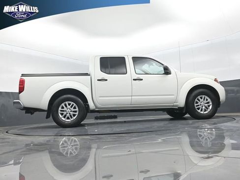 Used 2018 Nissan Frontier SV image 24