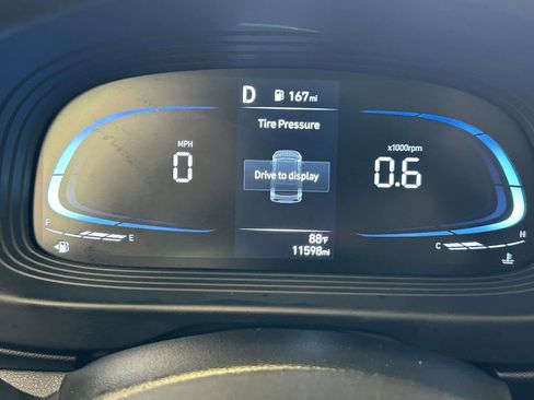Used 2026 Hyundai Venue SE FWD image 25