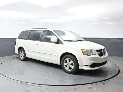 Used 2013 Dodge Grand Caravan SXT image 4