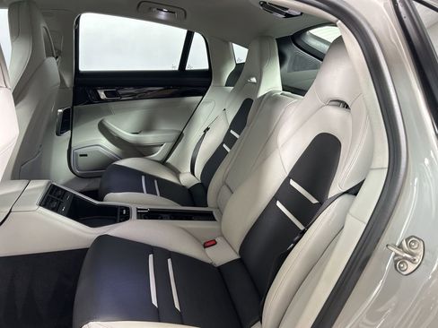 Certified 2023 Porsche Panamera 4S w/ Sportdesign Package image 17