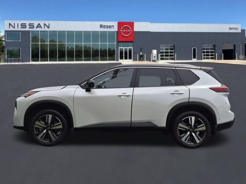 Used 2025 Nissan Rogue SL w/ Tech Package AWD/4WD image 6